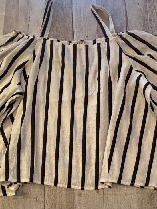 Haute Monde Tops - 🖤🤍 HAUTE MONDE Striped Off-Shoulder Top – Size S